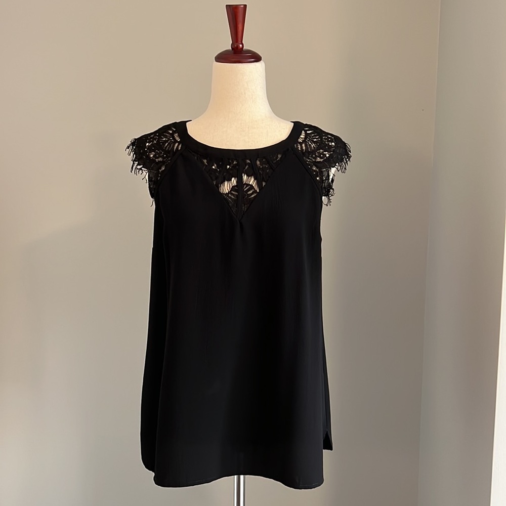 Black Lace Brixon Ivy Top - Size Medium - cap sleeve